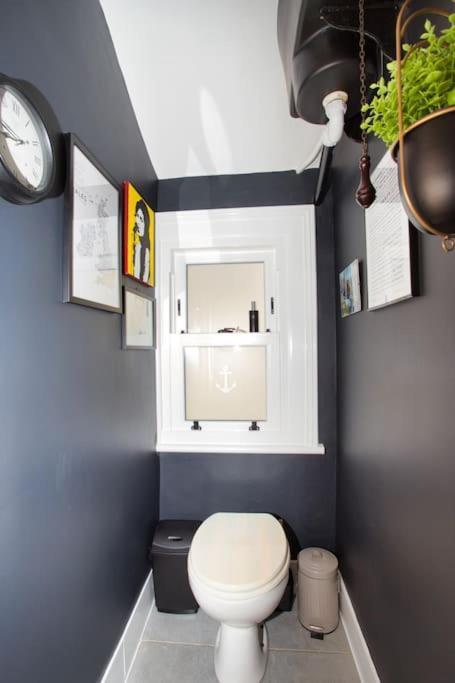Restful And Cosy 4 Bed Home Minutes From The Beach แซนด์เกต ภายนอก รูปภาพ