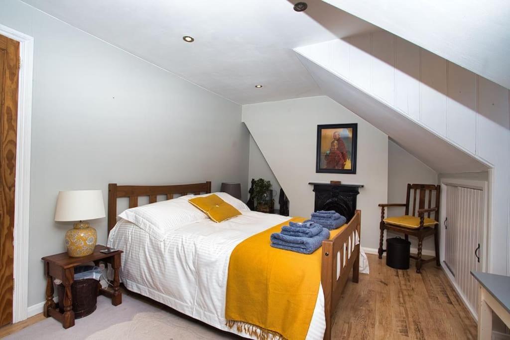 Restful And Cosy 4 Bed Home Minutes From The Beach แซนด์เกต ภายนอก รูปภาพ