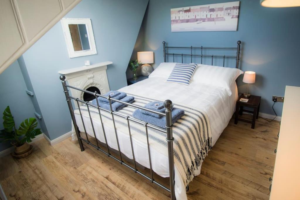 Restful And Cosy 4 Bed Home Minutes From The Beach แซนด์เกต ภายนอก รูปภาพ
